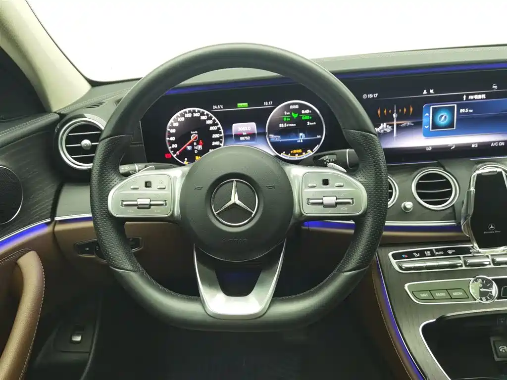 Mercedes-Benz E-Class 2019 — фото 11