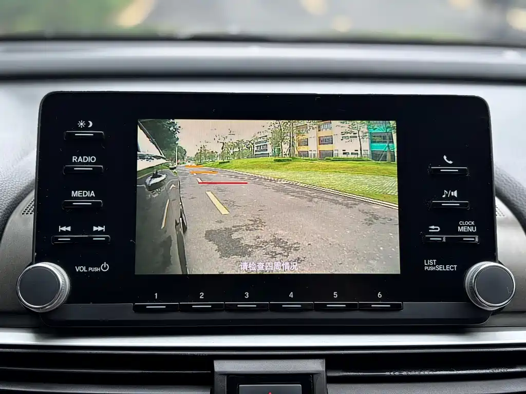 Honda Accord 2018 — фото 14