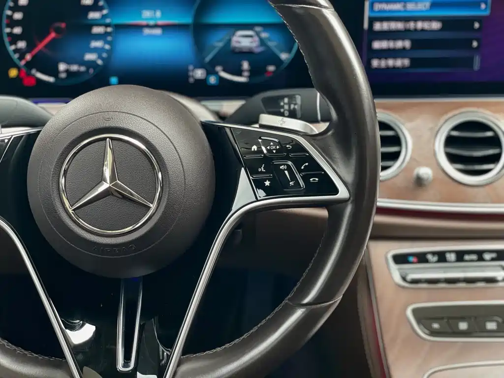 Mercedes-Benz E-Class 2022 — фото 25