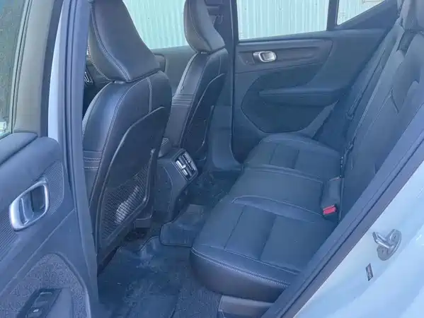 Volvo XC40 2025