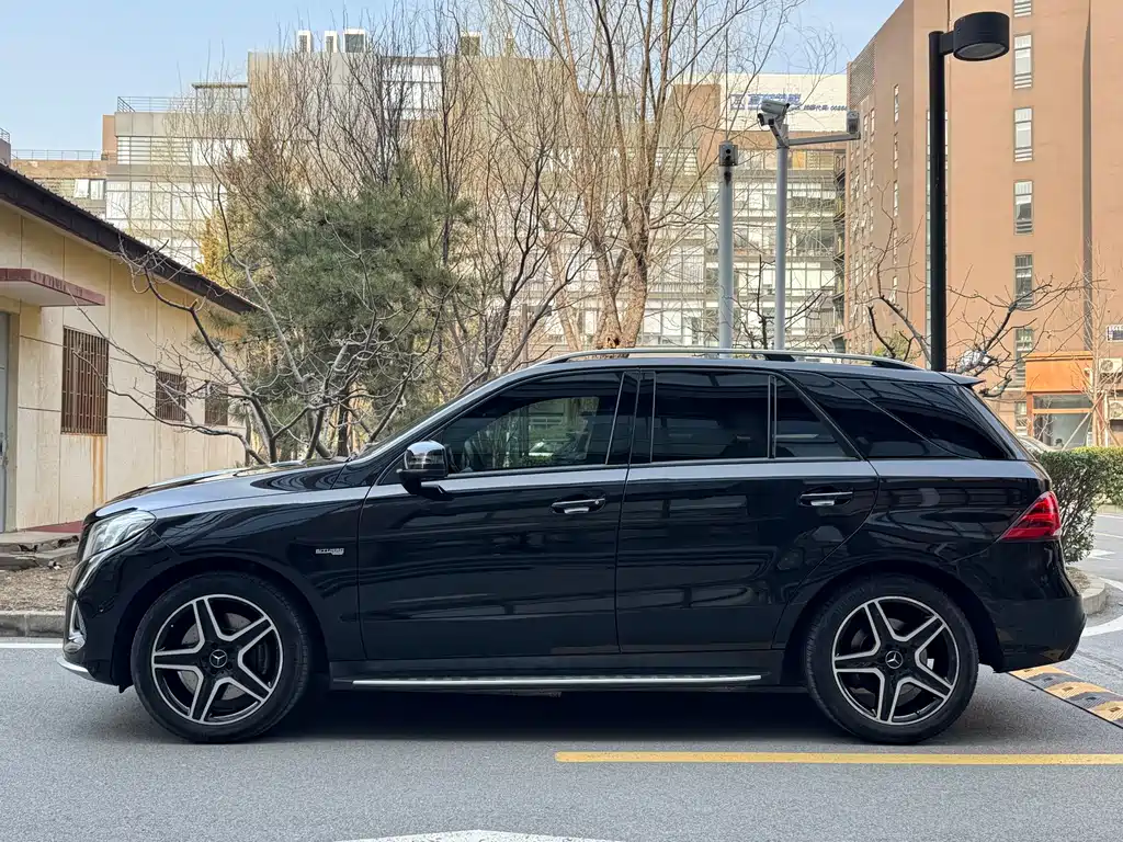 Mercedes-Benz GLE AMG 2017 — фото 4