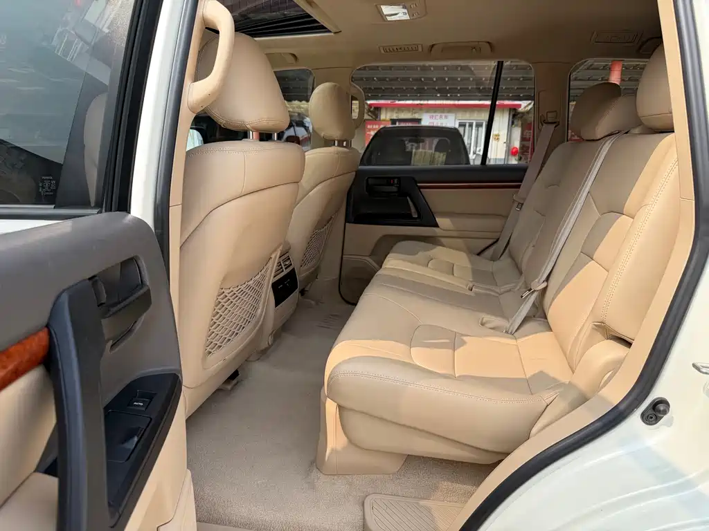 Toyota Land Cruiser 2016 — фото 10