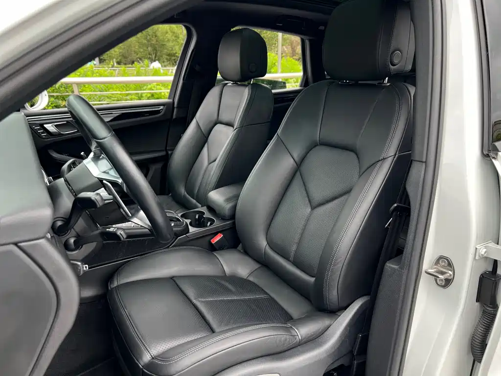 Porsche Macan 2016 — фото 24
