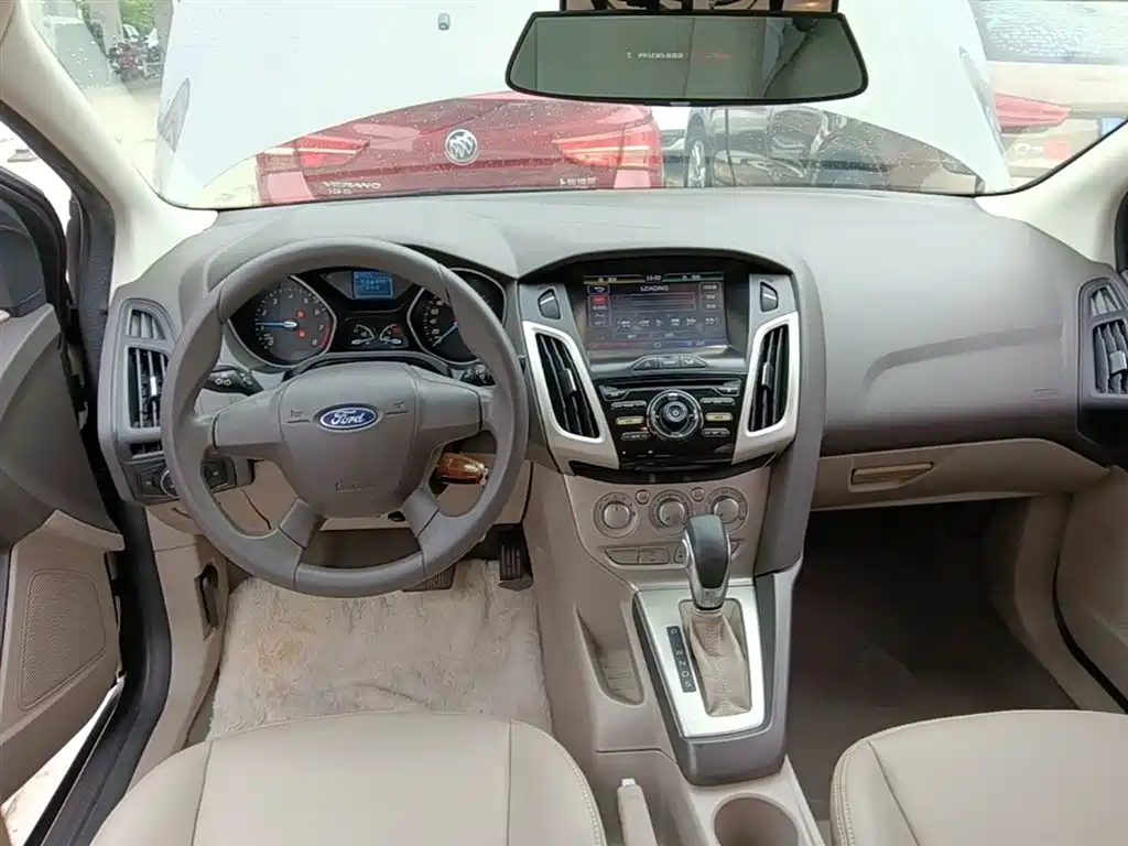 Ford Focus 2015 — фото 10