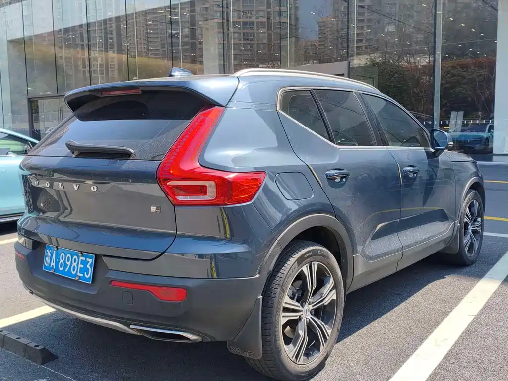 Volvo XC40 2019 — фото 3