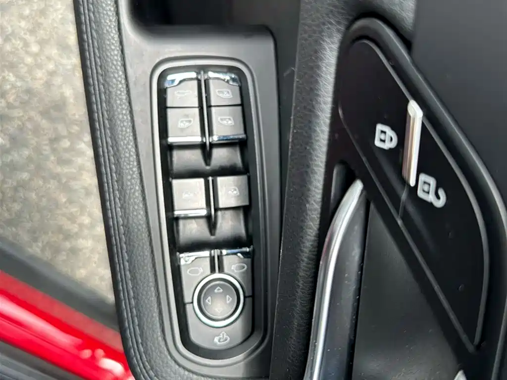 Porsche Macan 2021 — фото 23