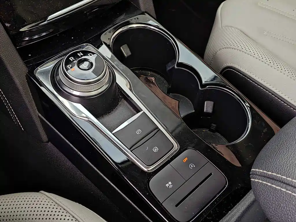 Ford Edge 2020 — фото 14