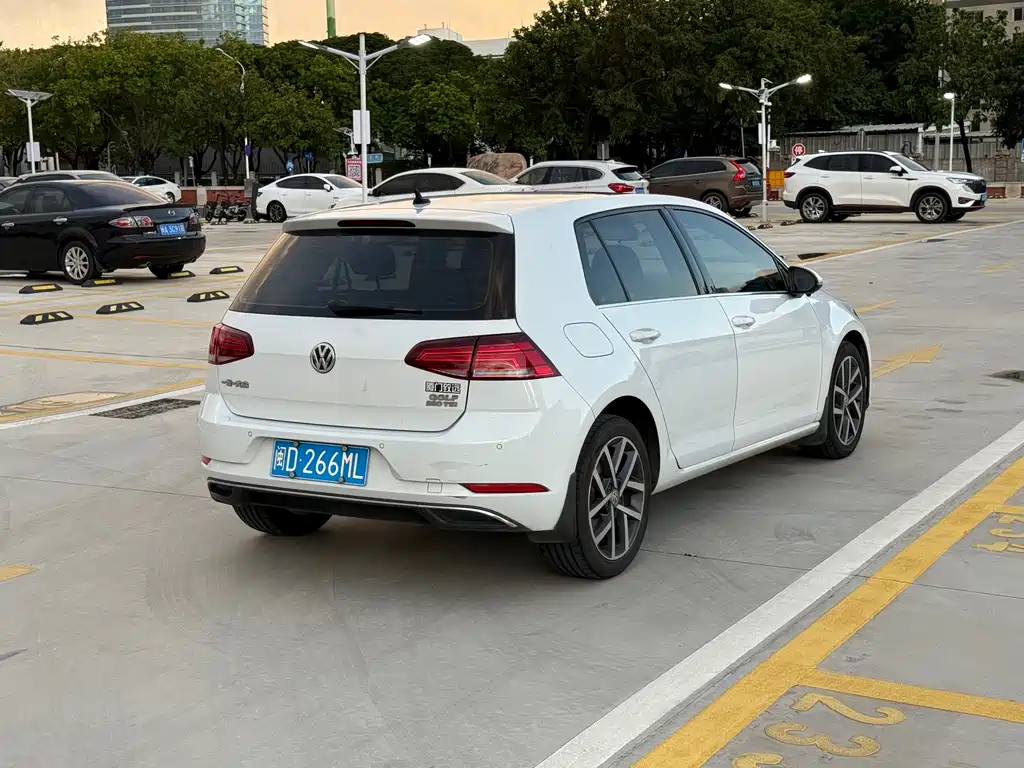 Volkswagen Golf 2020