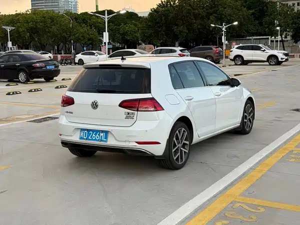 Volkswagen Golf 2020