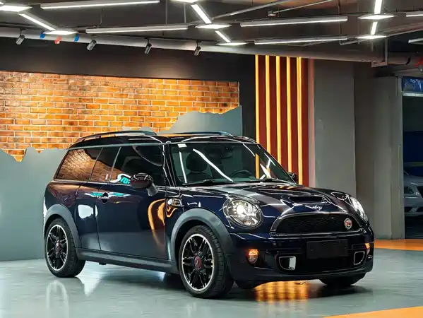MINI Clubman 2012