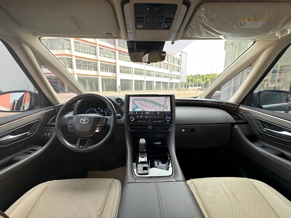Toyota Alphard 2024 — фото 15