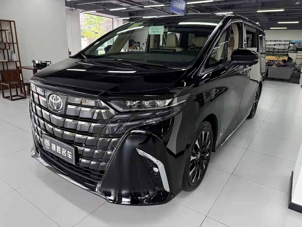 Toyota Alphard 2026 — фото 1