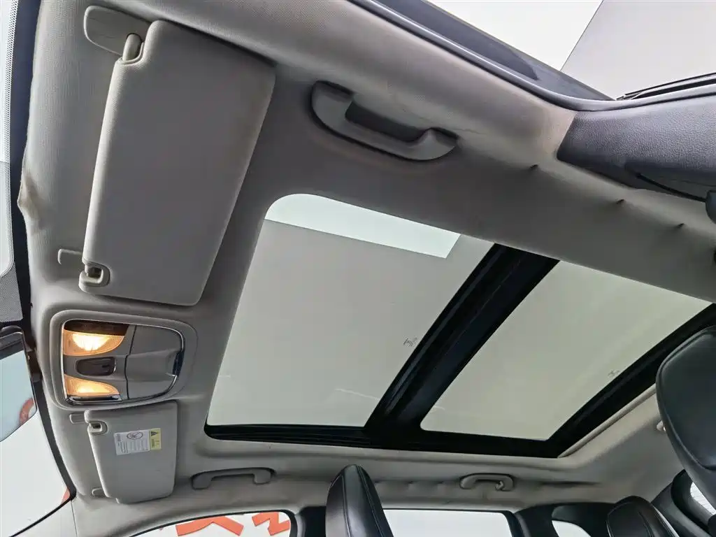 Jeep Cherokee 2016 — фото 14