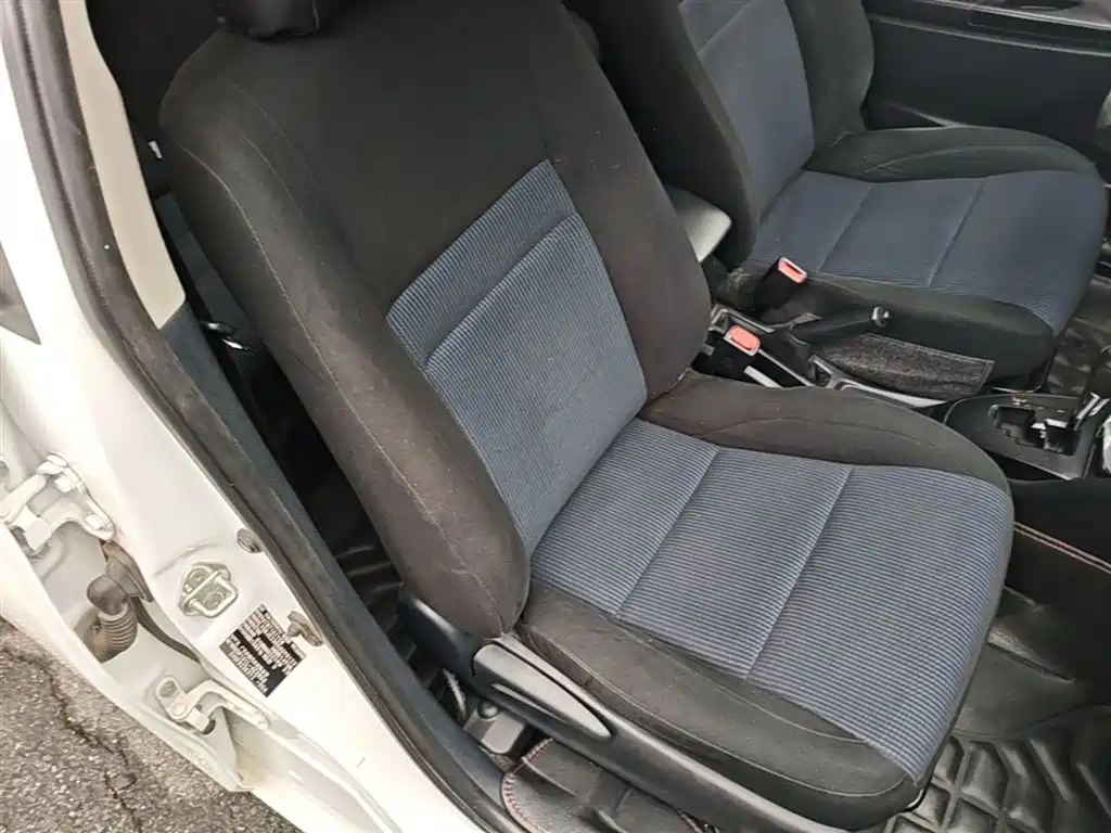 Toyota Yaris L 2019 — фото 25