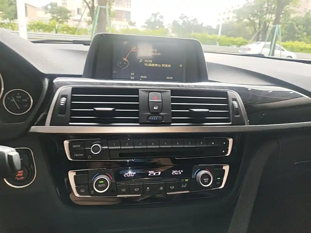 BMW 3 Series 2016 — фото 13