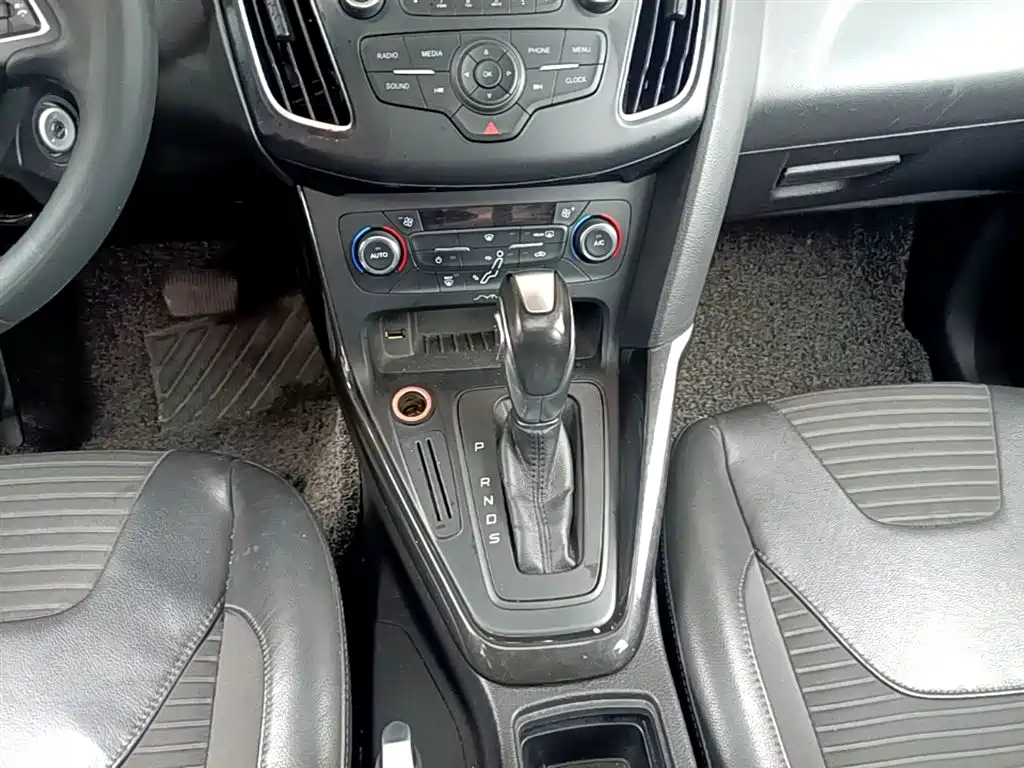 Ford Focus 2016 — фото 13