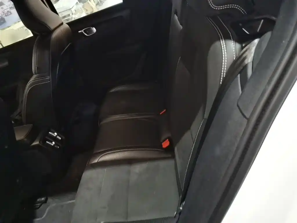 Volvo XC40 NEV 2021 — фото 24