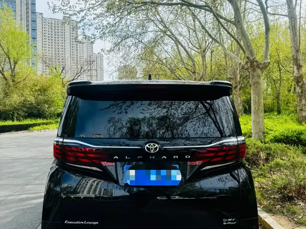 Toyota Alphard 2025 — фото 3