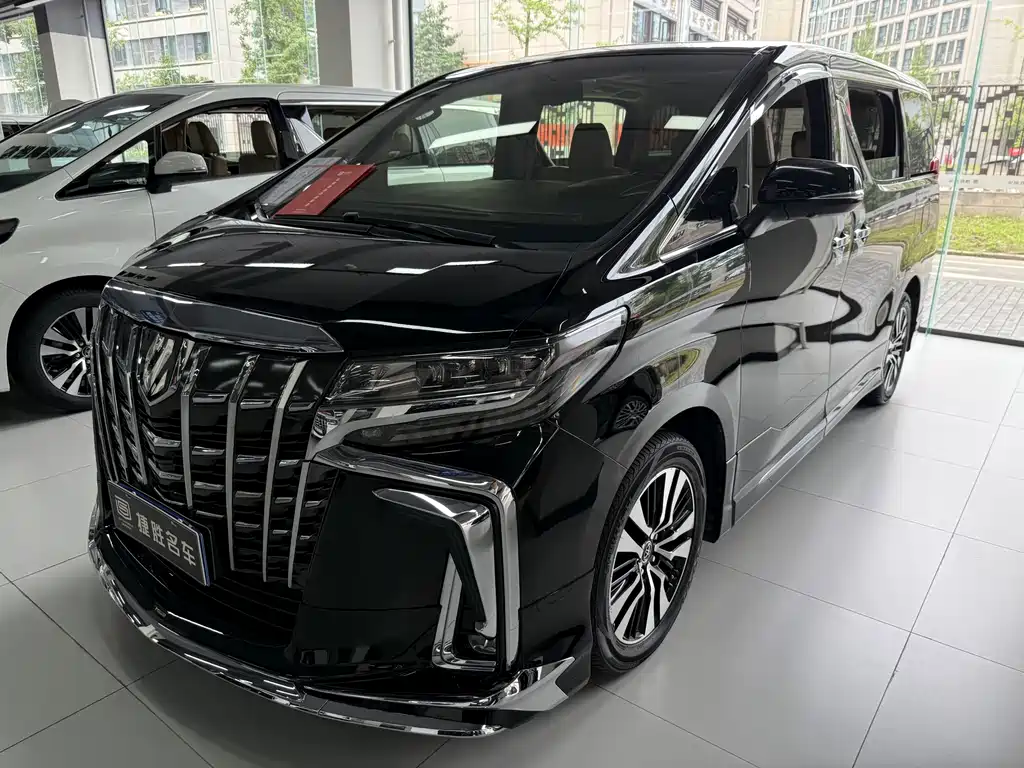 Toyota Alphard 2018 — фото 1