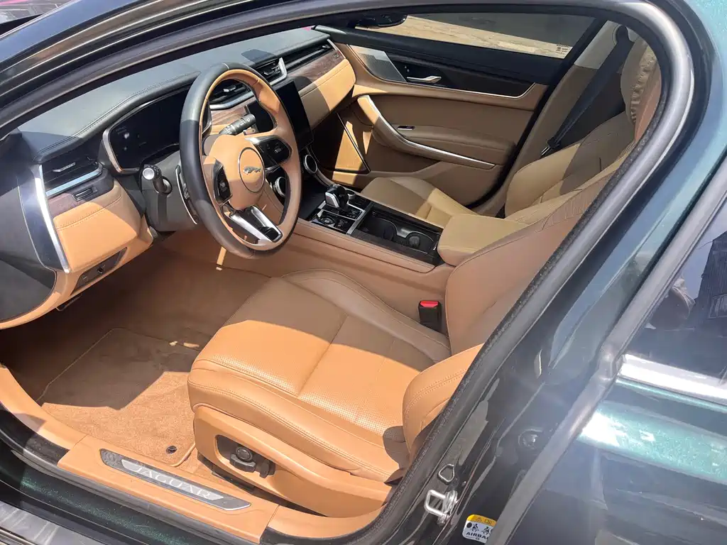Jaguar XFL 2025