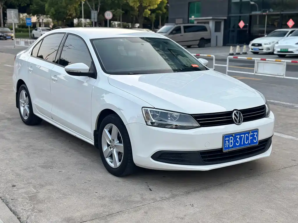 Volkswagen Sagitar 2014
