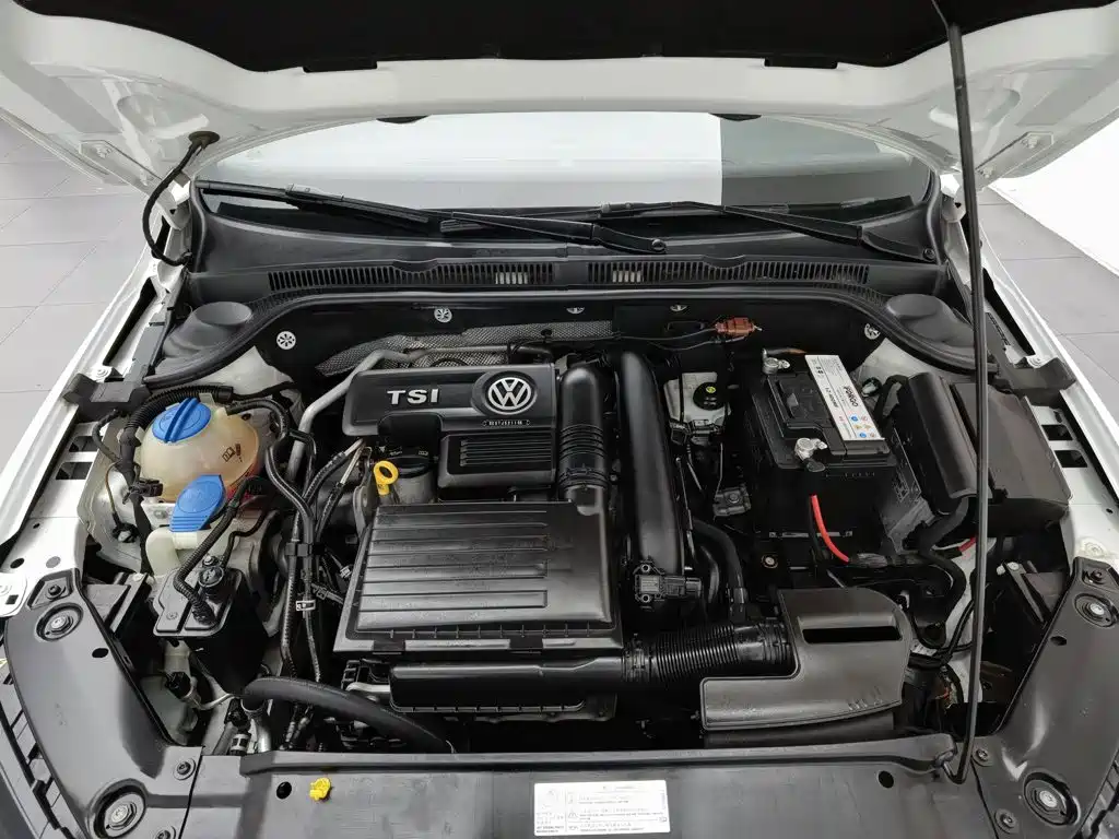 Volkswagen Sagitar 2016