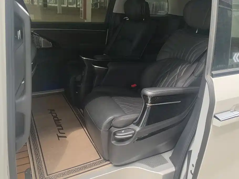 GAC Trumpchi M8 2023 — фото 11
