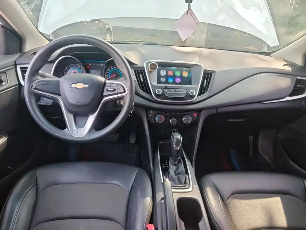 Chevrolet Cavalier 2017 — фото 10