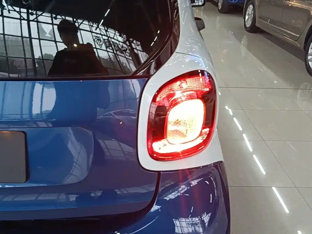 smart fortwo 2019 — фото 24