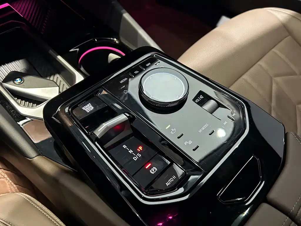 BMW 5 Series 2024 — фото 14