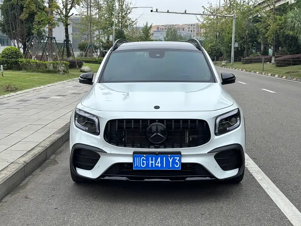 Mercedes-Benz GLB AMG 2023 — фото 2