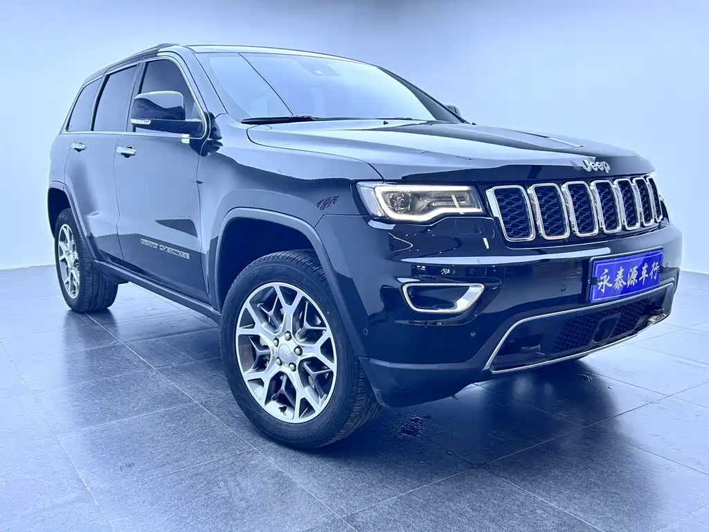Jeep Grand Cherokee 2022 — фото 3