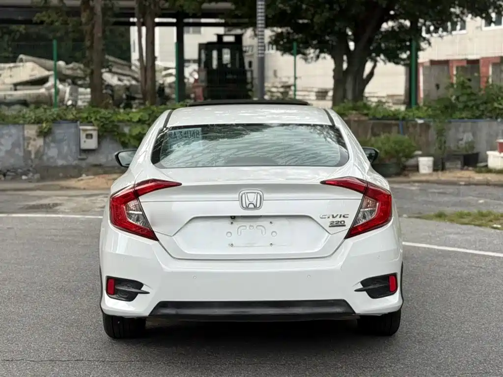 Honda Civic 2017 — фото 23