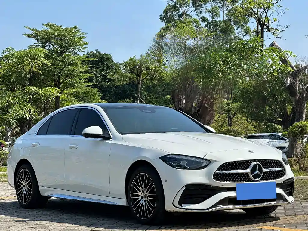 Mercedes-Benz C-Class 2025 — фото 3