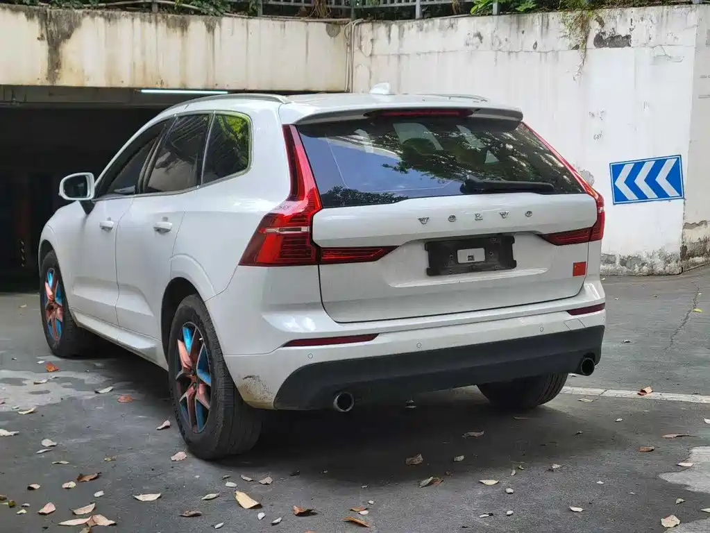 Volvo XC60 2020 — фото 18