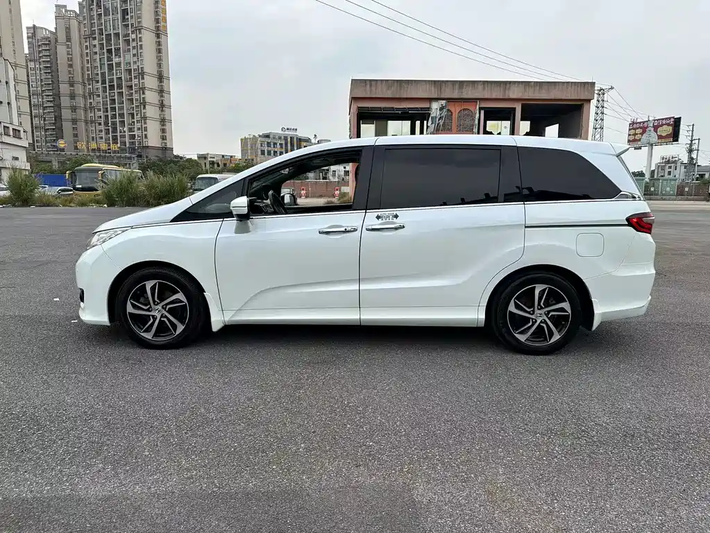 Honda Odyssey 2018 — фото 15