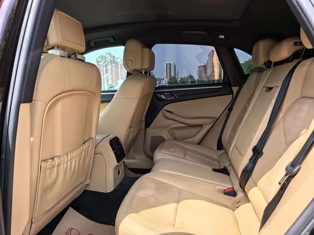 Porsche Macan 2018 — фото 14