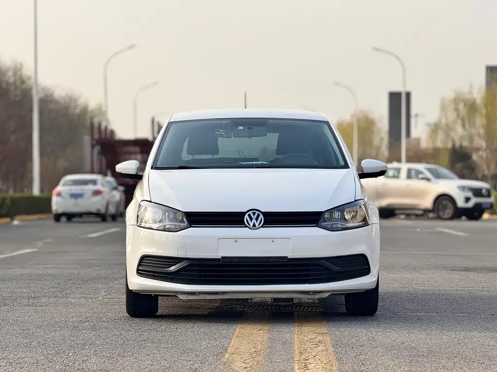 Volkswagen Polo 2015 — фото 2