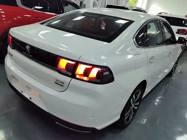 Peugeot 308 2016