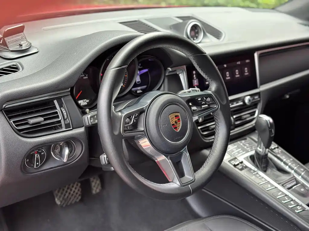 Porsche Macan 2019 — фото 9