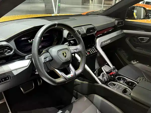 Lamborghini Urus 2020