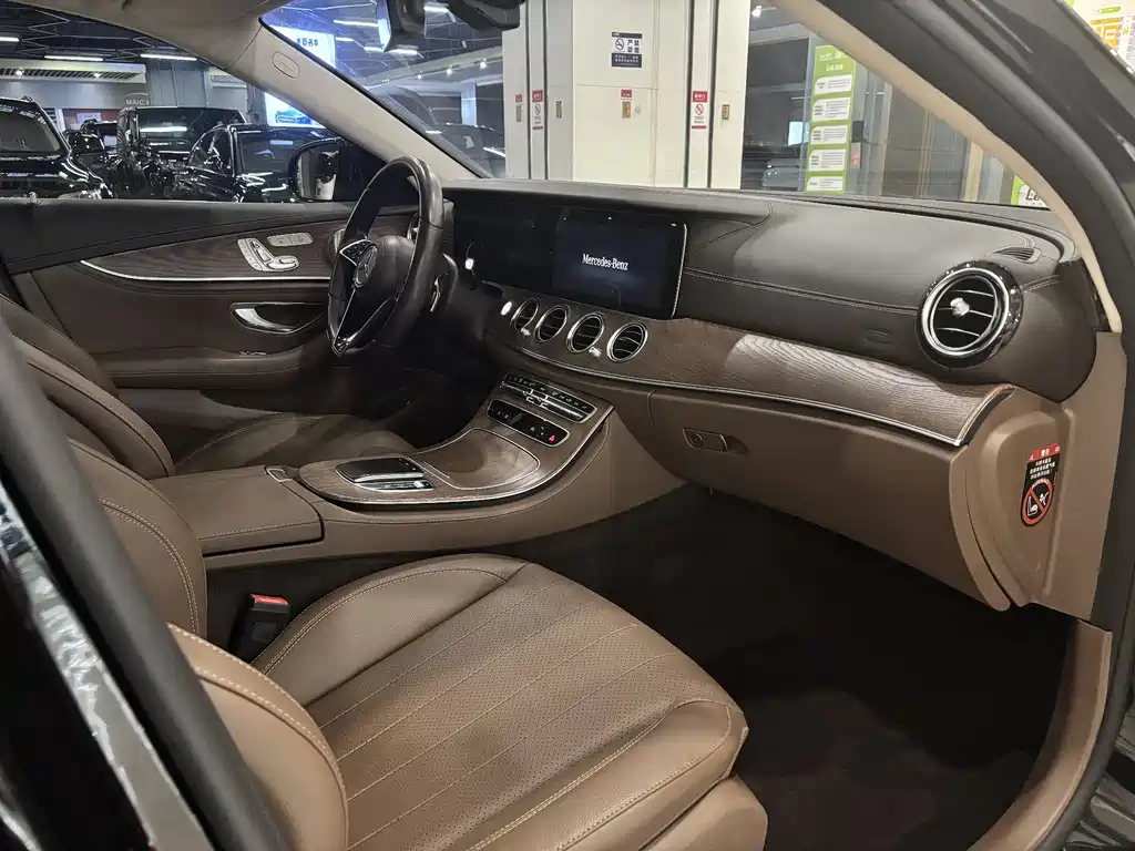 Mercedes-Benz E-Class 2021 — фото 14