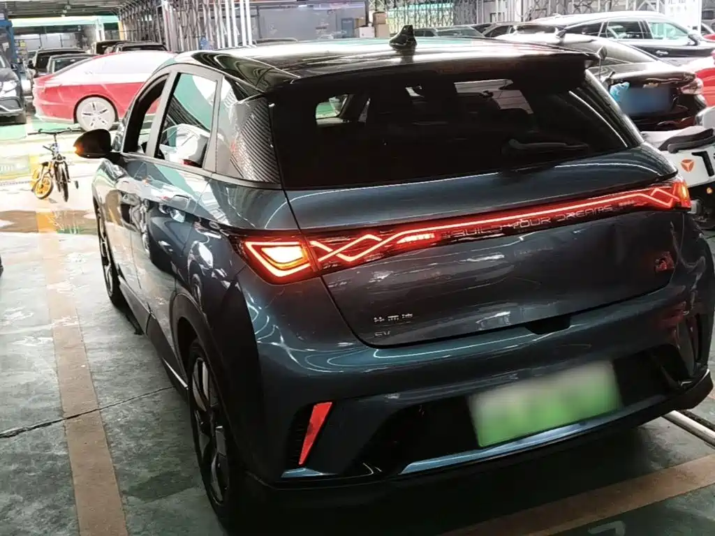 BYD Dolphin 2023