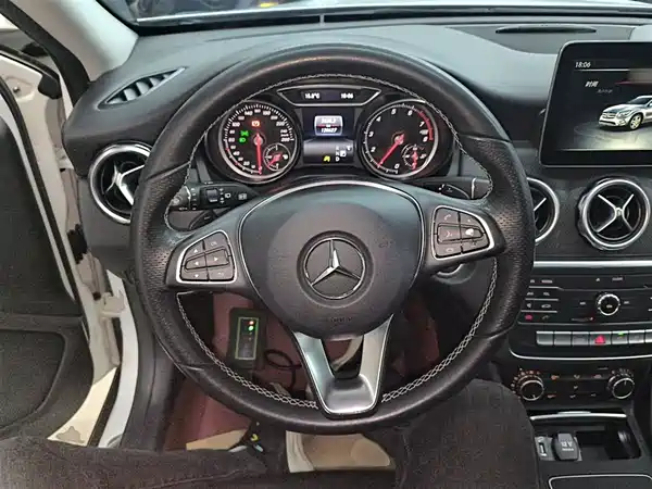 Mercedes-Benz GLA 2017