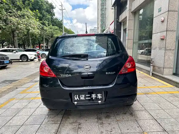 Nissan Tiida 2007