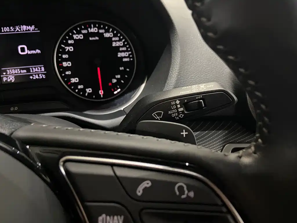 Audi Q2L 2021 — фото 23