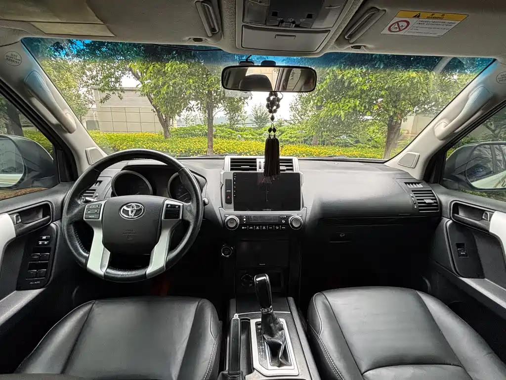 Toyota Prado 2015 — фото 11
