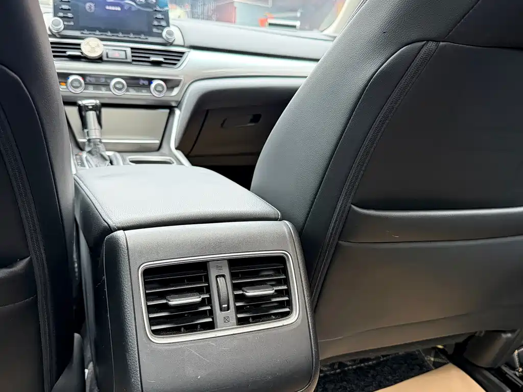 Honda Accord 2020 — фото 14