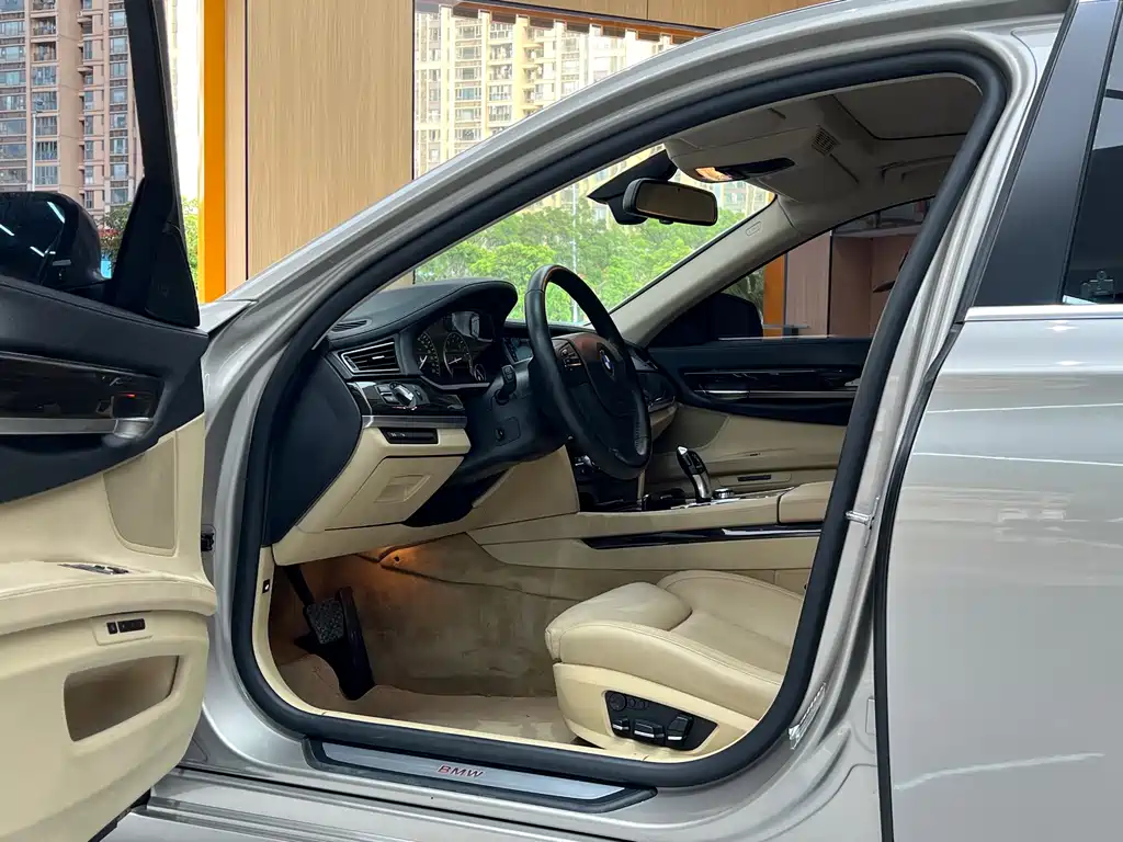 BMW 7 Series 2012 — фото 15