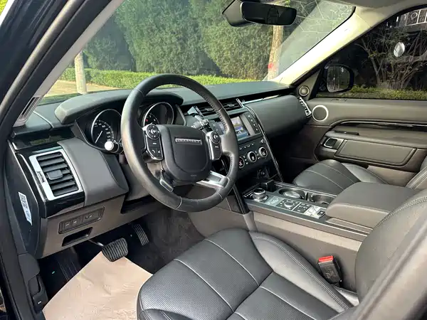 Land Rover Discovery 2018
